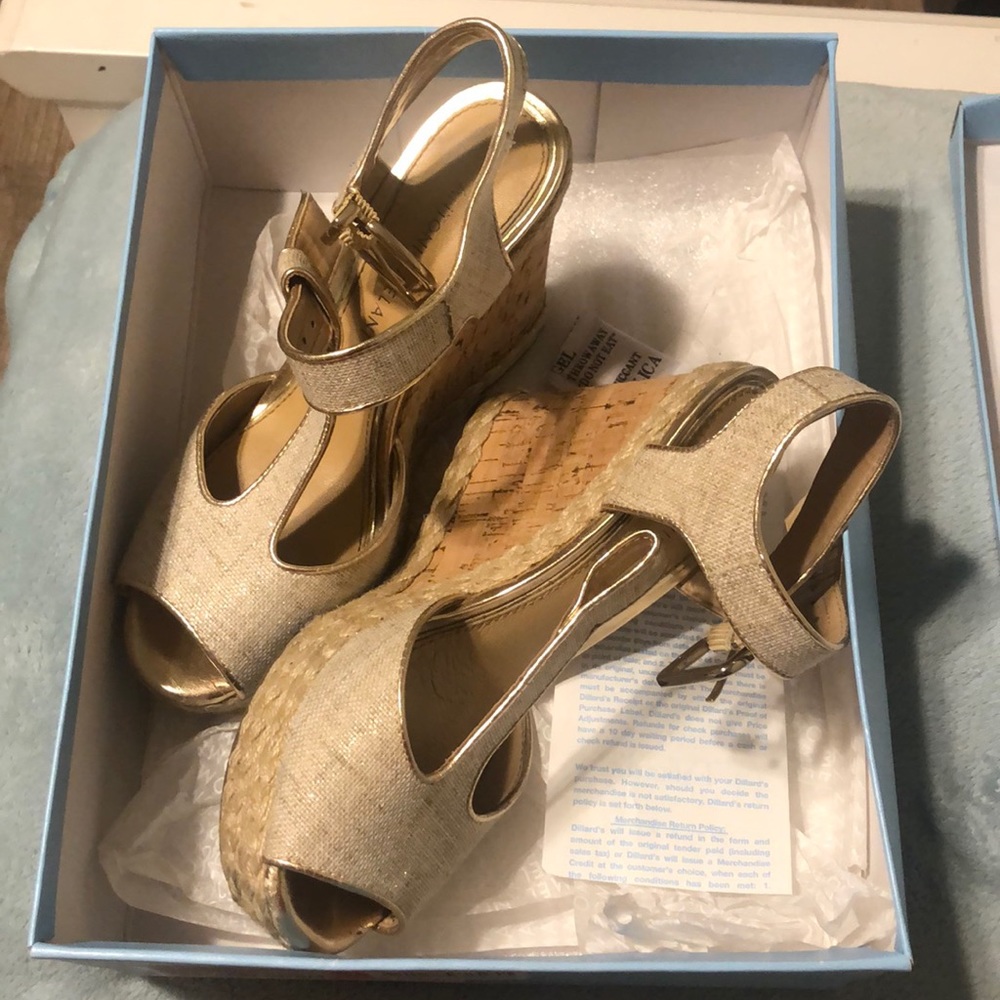 Antonio Melani Pale Golden wedges